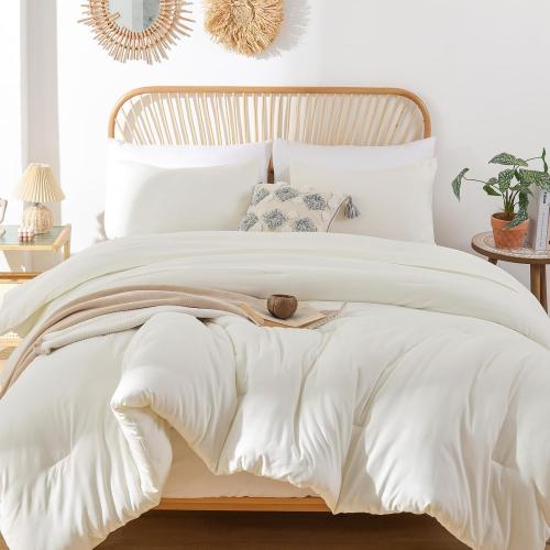 ROSGONIA Alaskan King Comforter, Ivory, 136x120 Soft Bedding Blanket Quilt