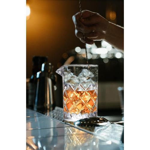 KITESSENSU Bar Mixing Glass, Seamless Pitcher for Stirred Cocktails with Weighted Bottom, Old Fashioned Bartender Accessory and Tool - 18oz 530ml
