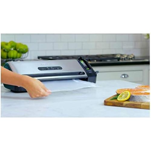 Food Saver FM3945 2-in-1 Vacuum Sealing System