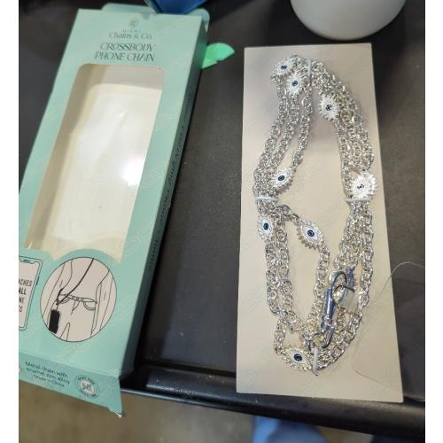 MoKo Phone Chain Crossbody, Metal Cell Phone Lanyard, Universal Phone Lanyard Strap for iPhone, Samsung, Most Smartphones, Phone Crossbody Strap × 1, Wrist Strap x 1,Bright Silver（Heart Shape）
