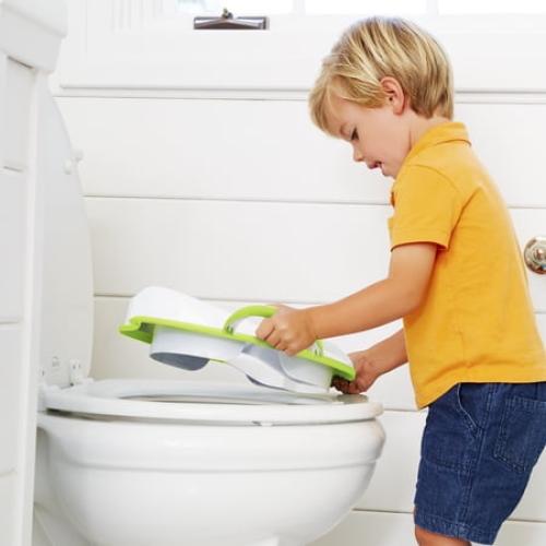 Munchkin® Sturdy™ Toddler Potty Seat, Built-in Handles, Green, Unisex‼️light dirt and good condition‼️