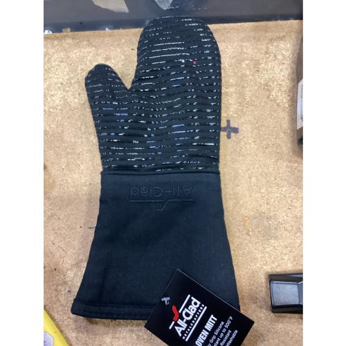 All-Clad Silicone Oven Mitt, 2 Pack, Cappuccino