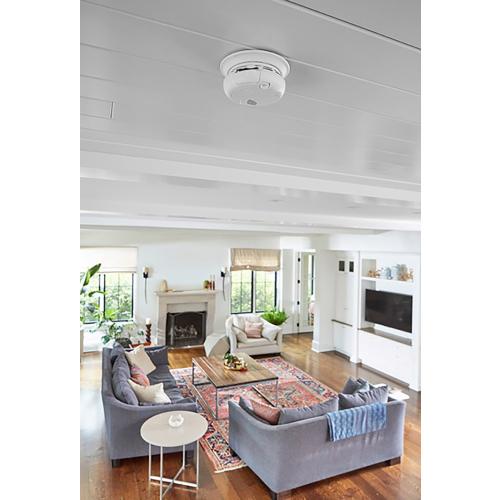 First Alert Hardwired (with Battery Backup) Photoelectric Interconnected Combination Smoke and Carbon Monoxide Detector with Voice Alert