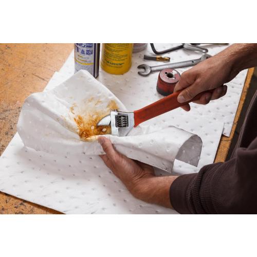 Brady SPC BPO100 15 x 17 Heavy Weight Economical Oil Only Absorbent Pads - 100 ct