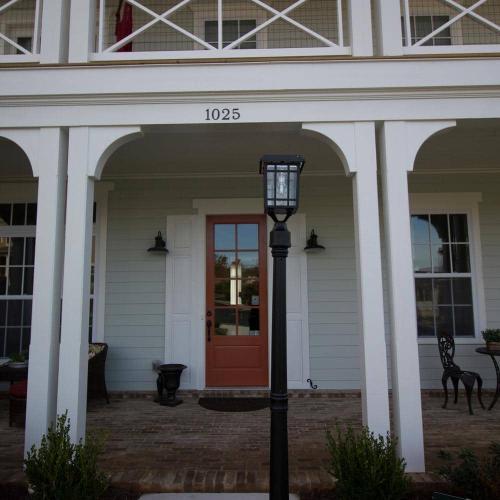 Prairie Bulb Single Black Integrated LED Outdoor Solar Post Light with 3-Mounting Options Fitter, Pier and Wall Mounts