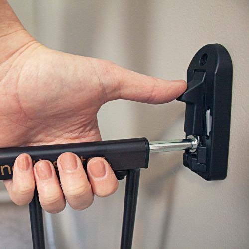 Easy Swing and Lock Series 2,31 in. Stairway Child Safety Gate